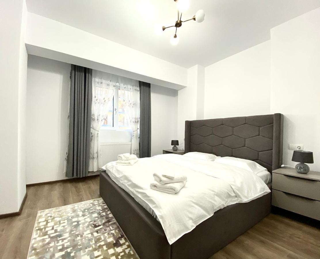 בראשוב Moonrise Apartment מראה חיצוני תמונה